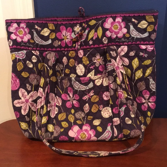 Vera Bradley Handbags - Vera Bradley retired Floral Nightingale tote bag